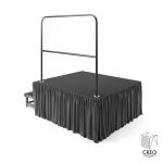 Wizualizacja produktowa konstrukcji scenicznej dla dyrygena dla klienta koenig & meyer z dywanem i na małych nogach oraz użytecznych schodach